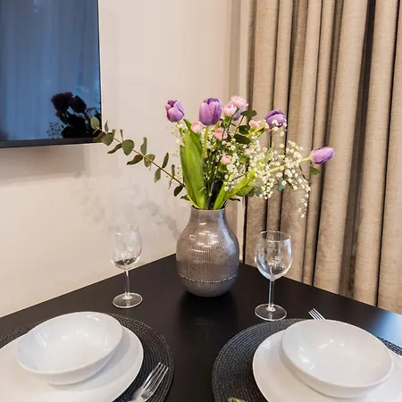 Aparthotel Stylish Near The Center 3*