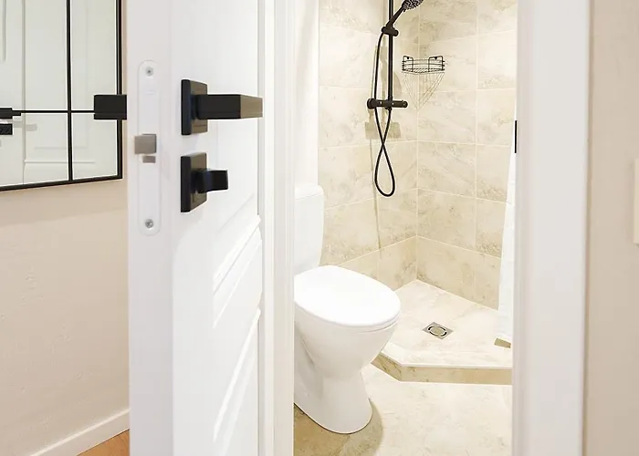 Stylish Near The Center شقة فندقية