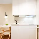 Hotel apartamentowy Stylish Near The Center 3*